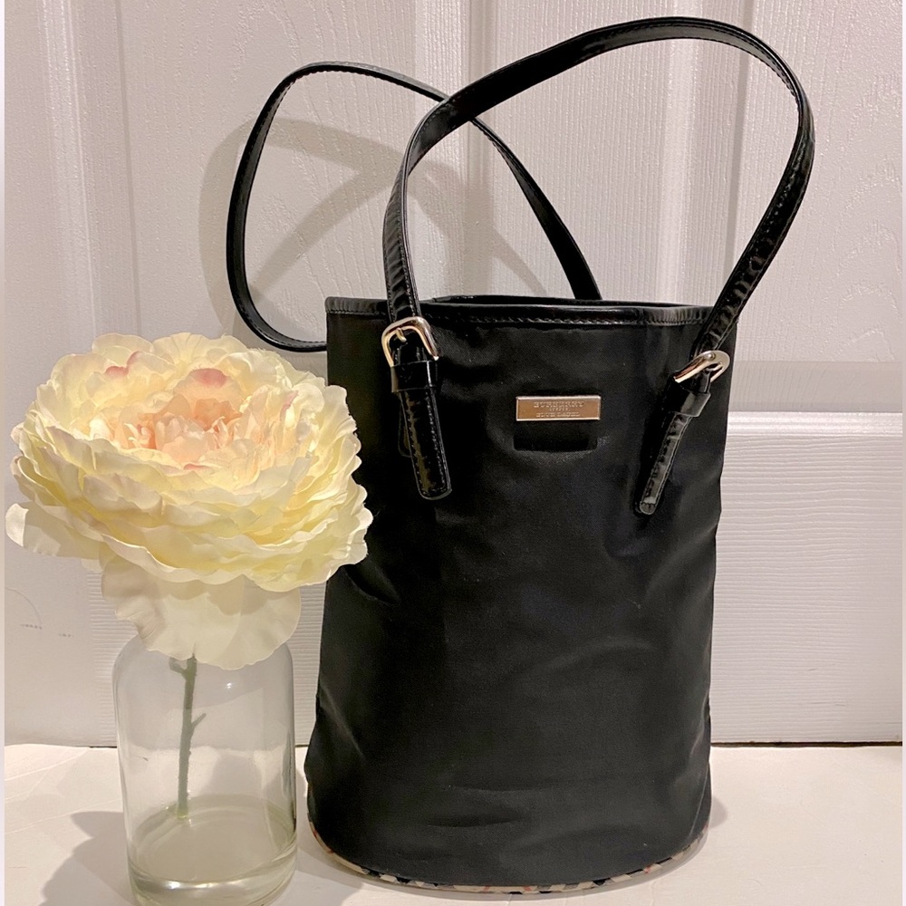 BURBERRY BUCKET BAG
